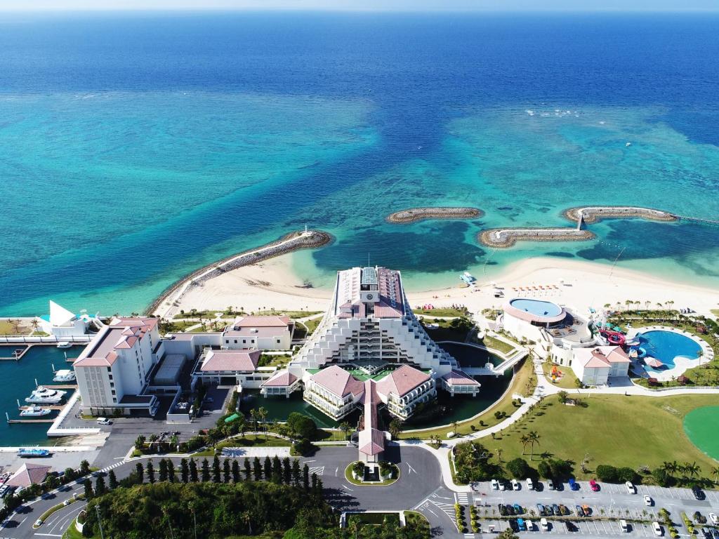 沖繩太陽碼頭喜來登度假酒店（Sheraton Okinawa Sunmarina Resort）