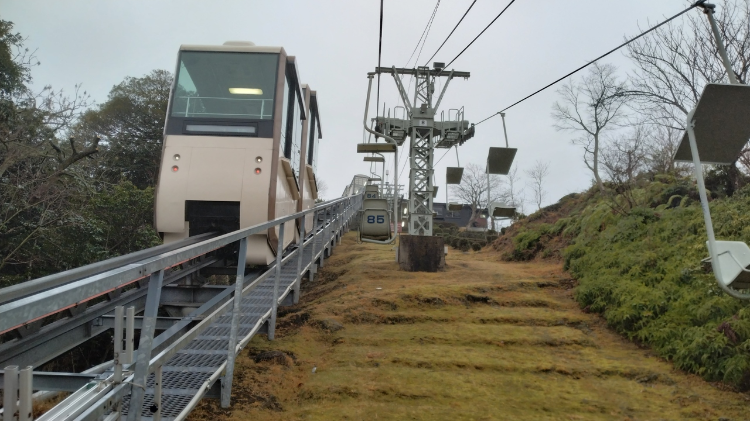 天橋立 View Land 的纜車系統，帶遊客前往觀賞天橋立全景的最佳位置，沿途風景秀麗。